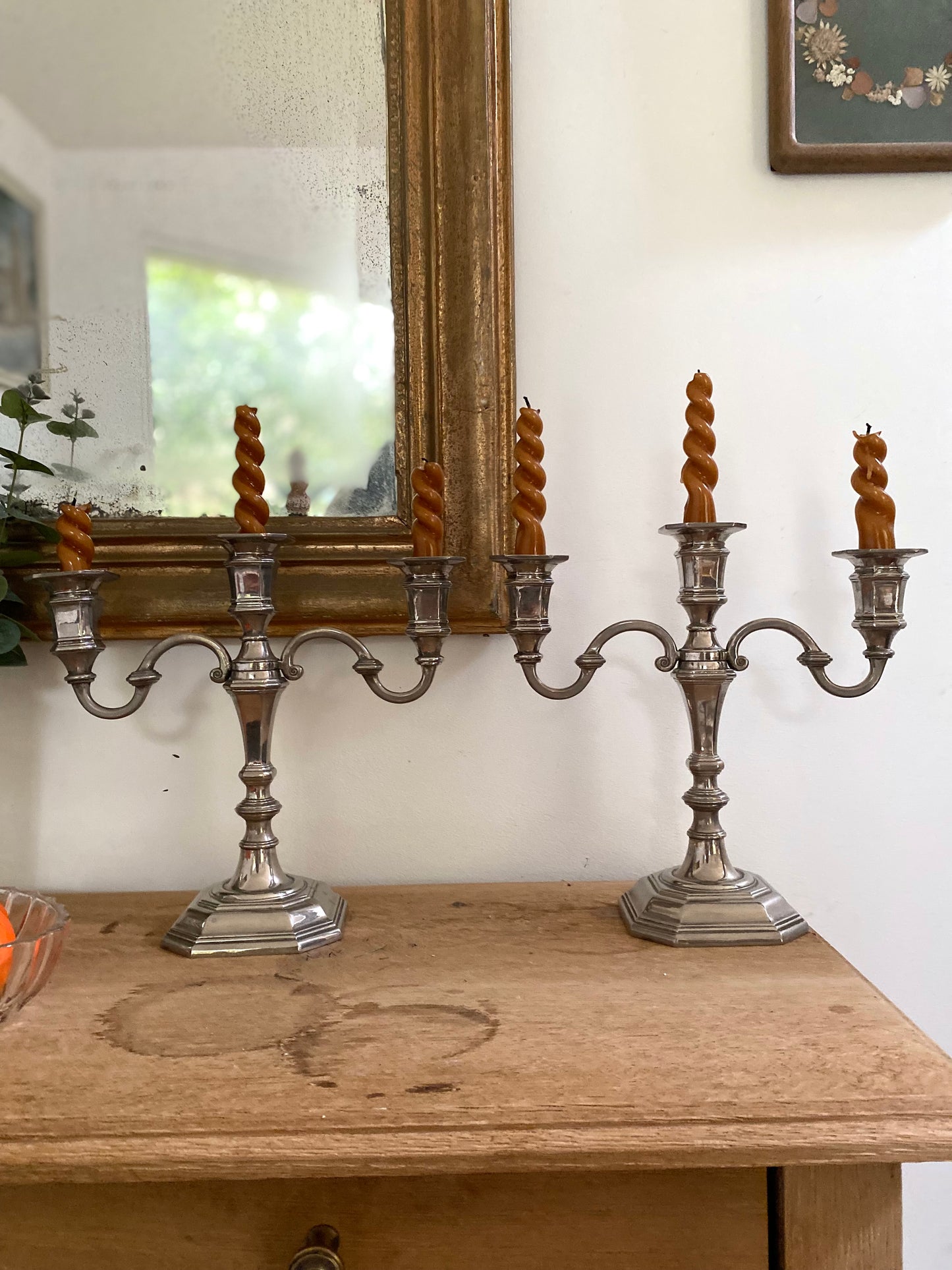 Paire de candélabres en métal argenté