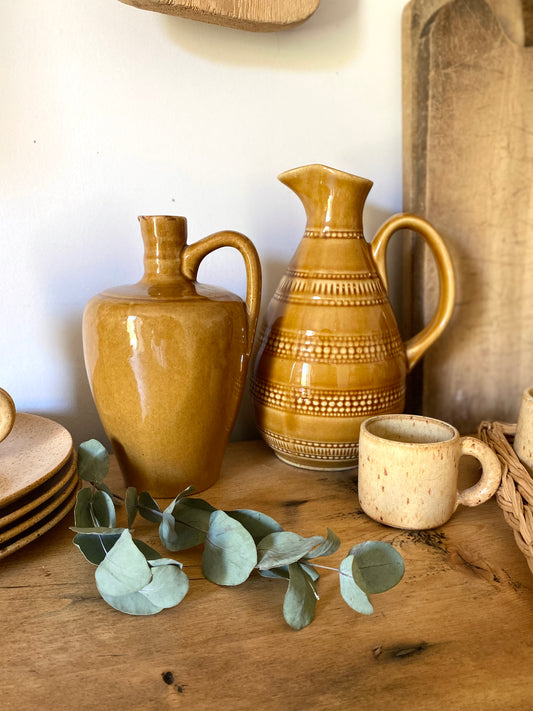 Petite jarre en céramique ancienne