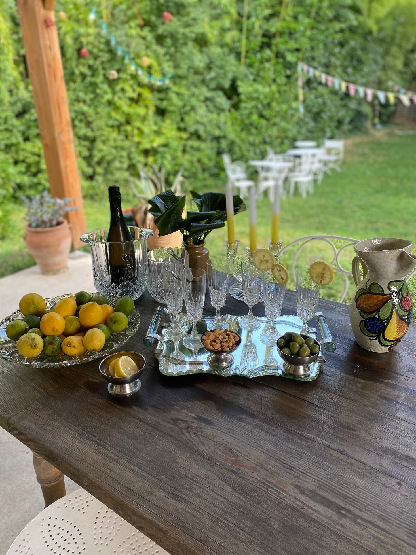 Pichet en céramique ancienne