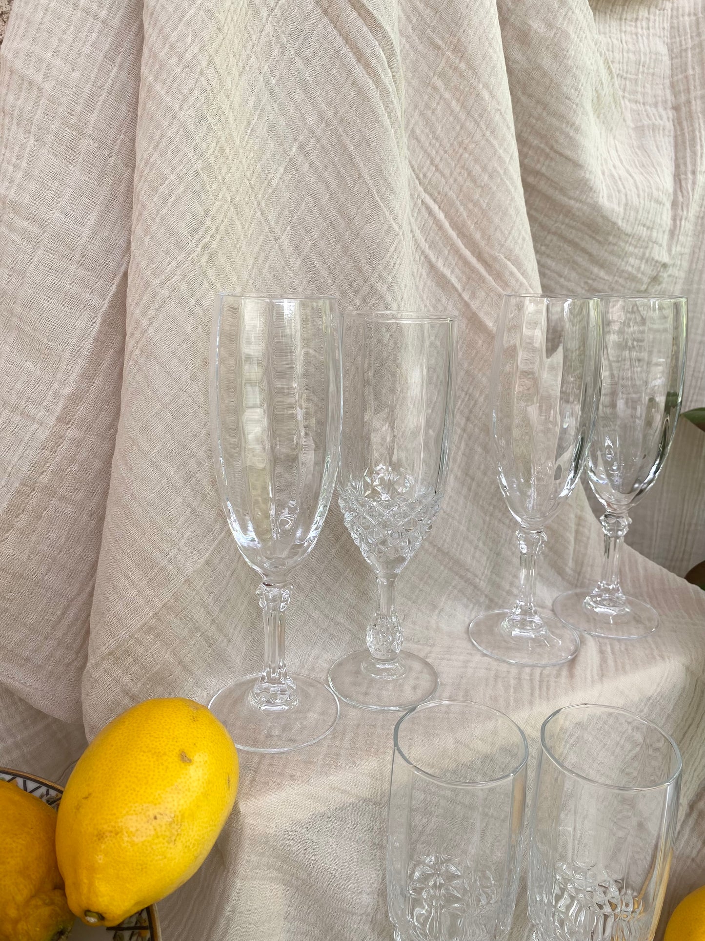 Service de 6 flûtes à champagne dépareillées