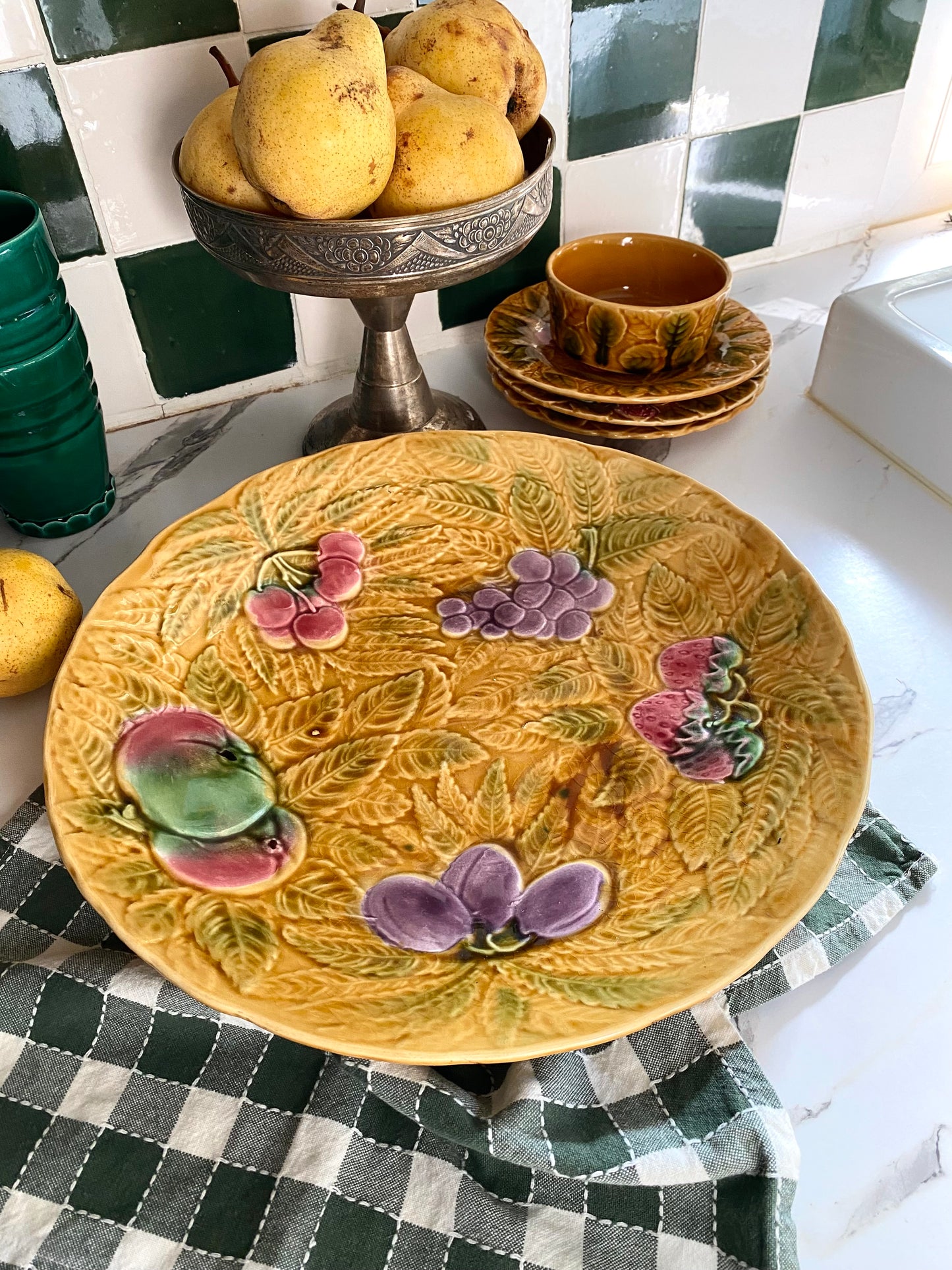 Plat de présentation en barbotine Sarreguemines
