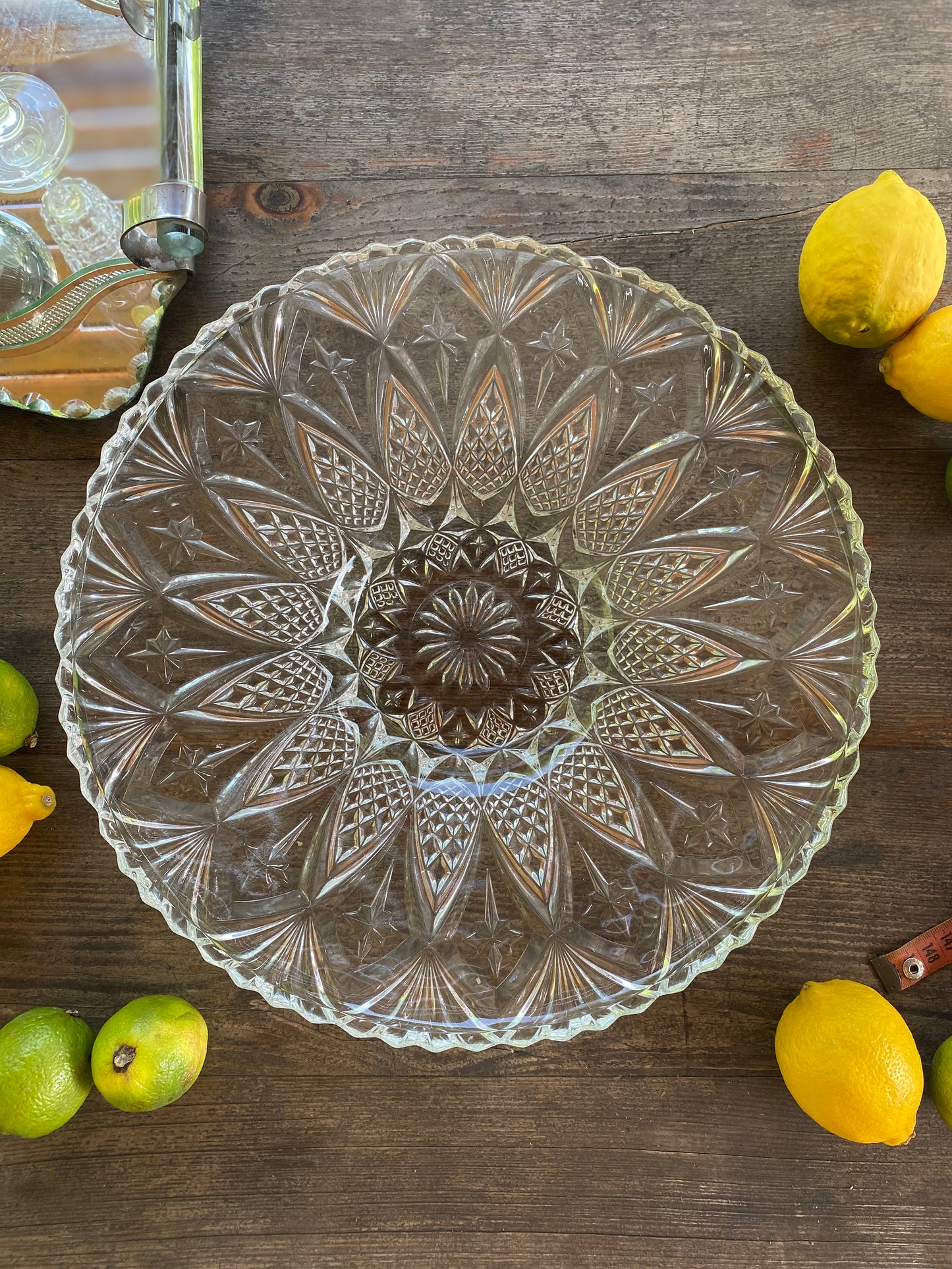 Coupe de présentation en verre taillé