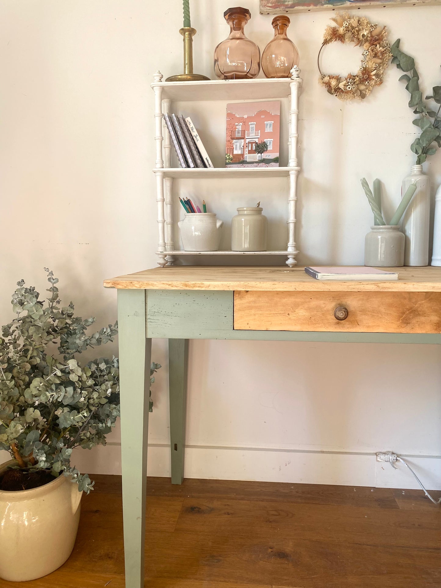 Bureau d’écolier en bois ancien rénové