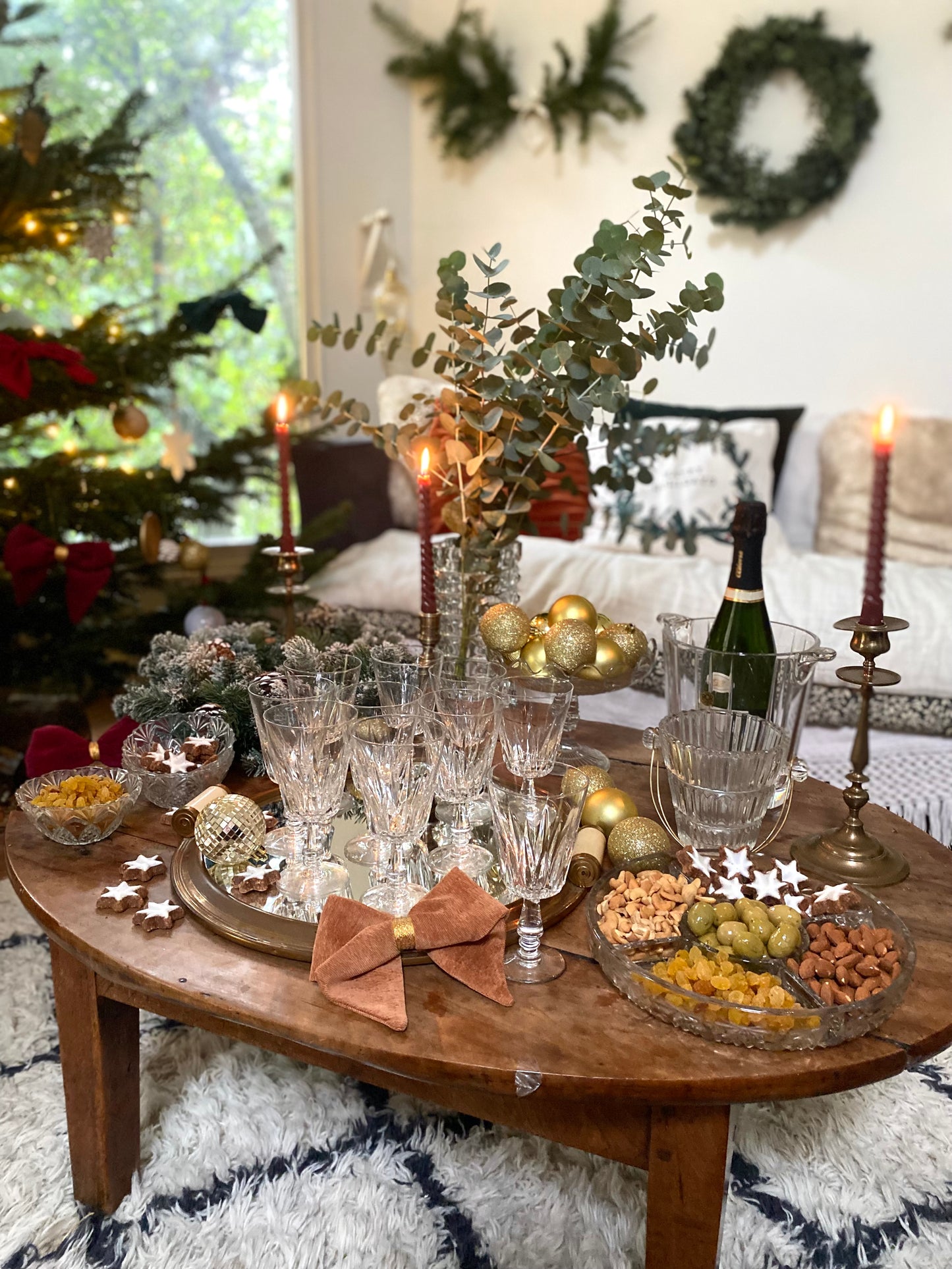 Plat à compartiment en verre moulé ancien