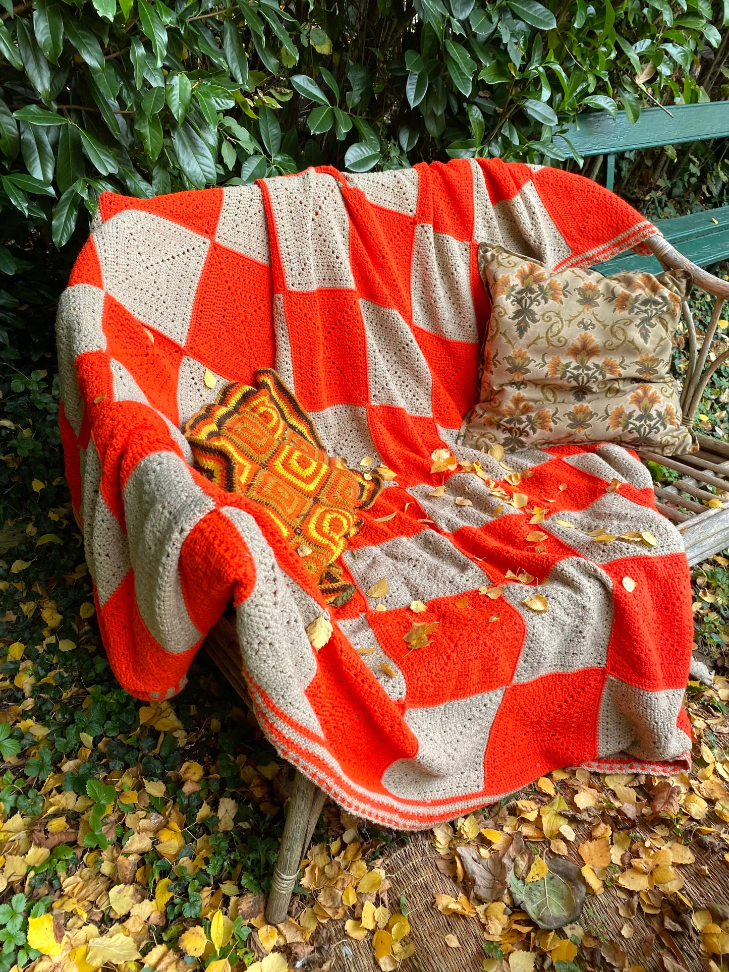 Plaid en laine au crochet vintage