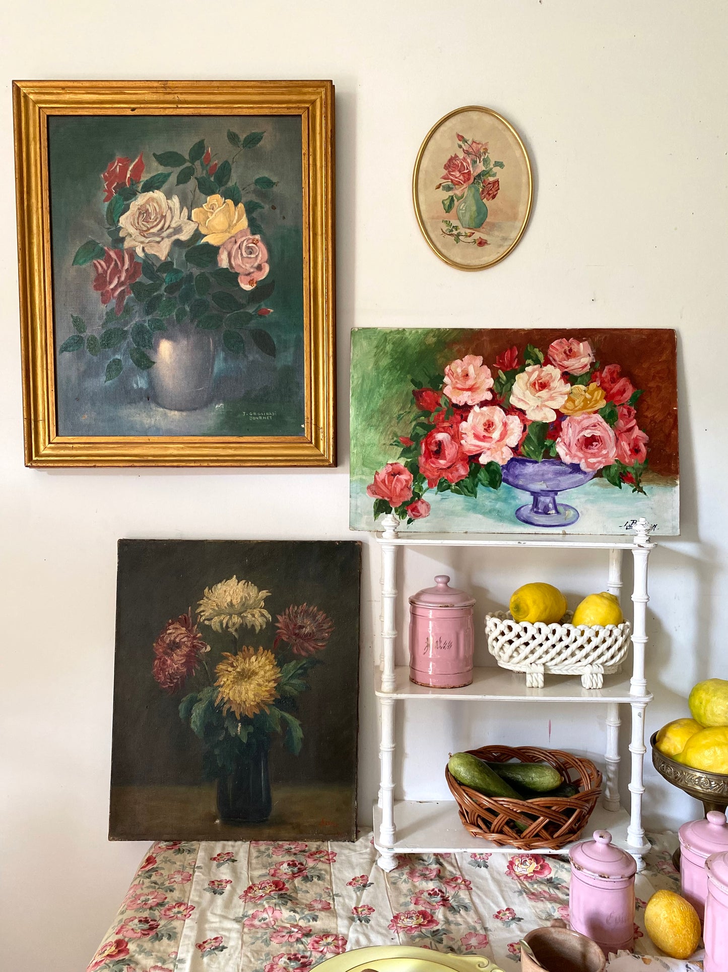 Tableau Ancien "Nature Morte aux Roses" – 1950