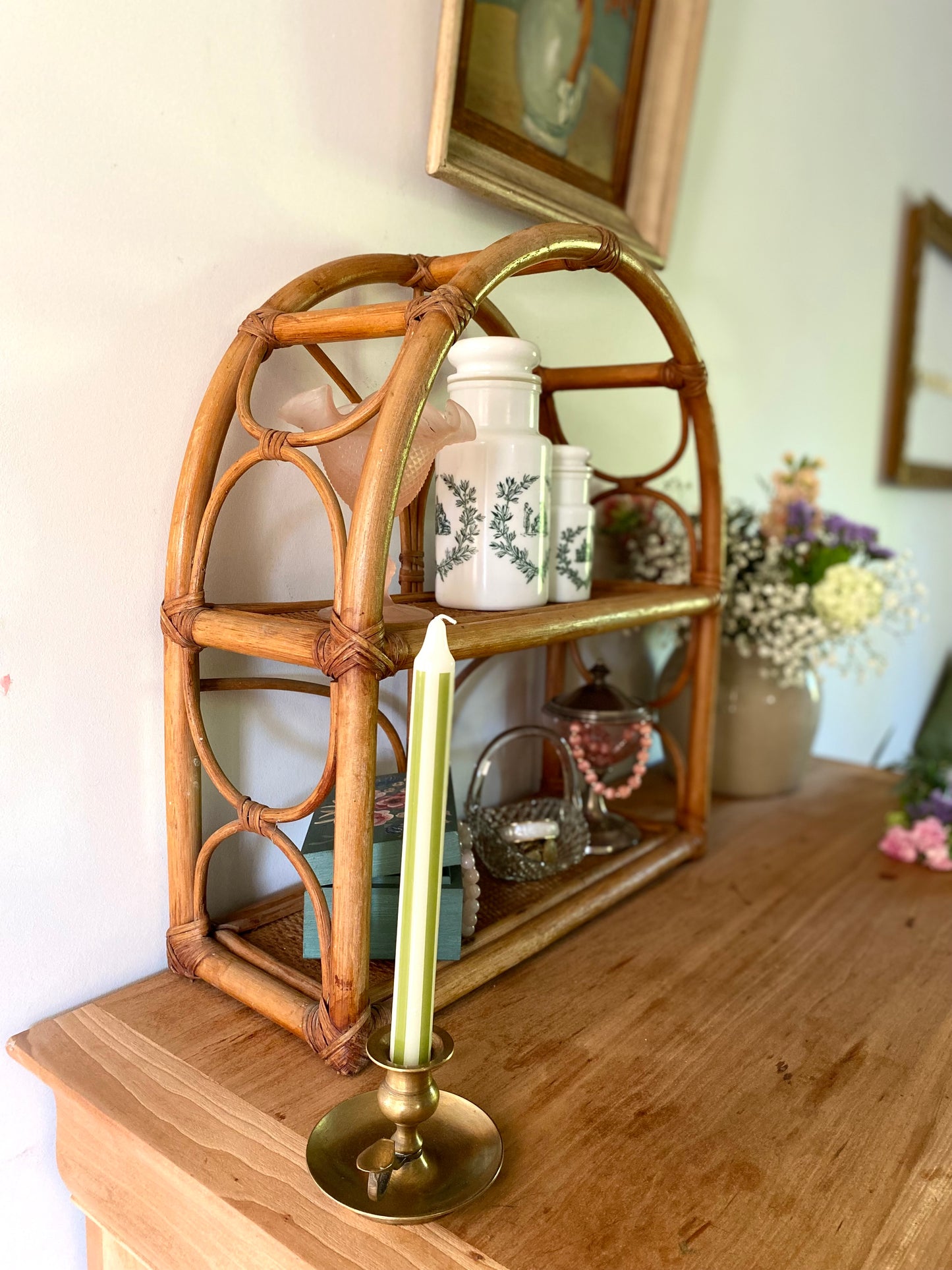 Étagère "Arche" en Rotin & Cannage – Vintage 1970