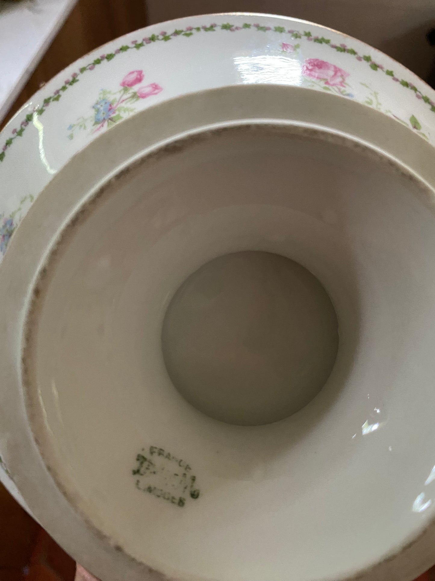 Coupe sur pied en porcelaine de Limoges, 1900-1920