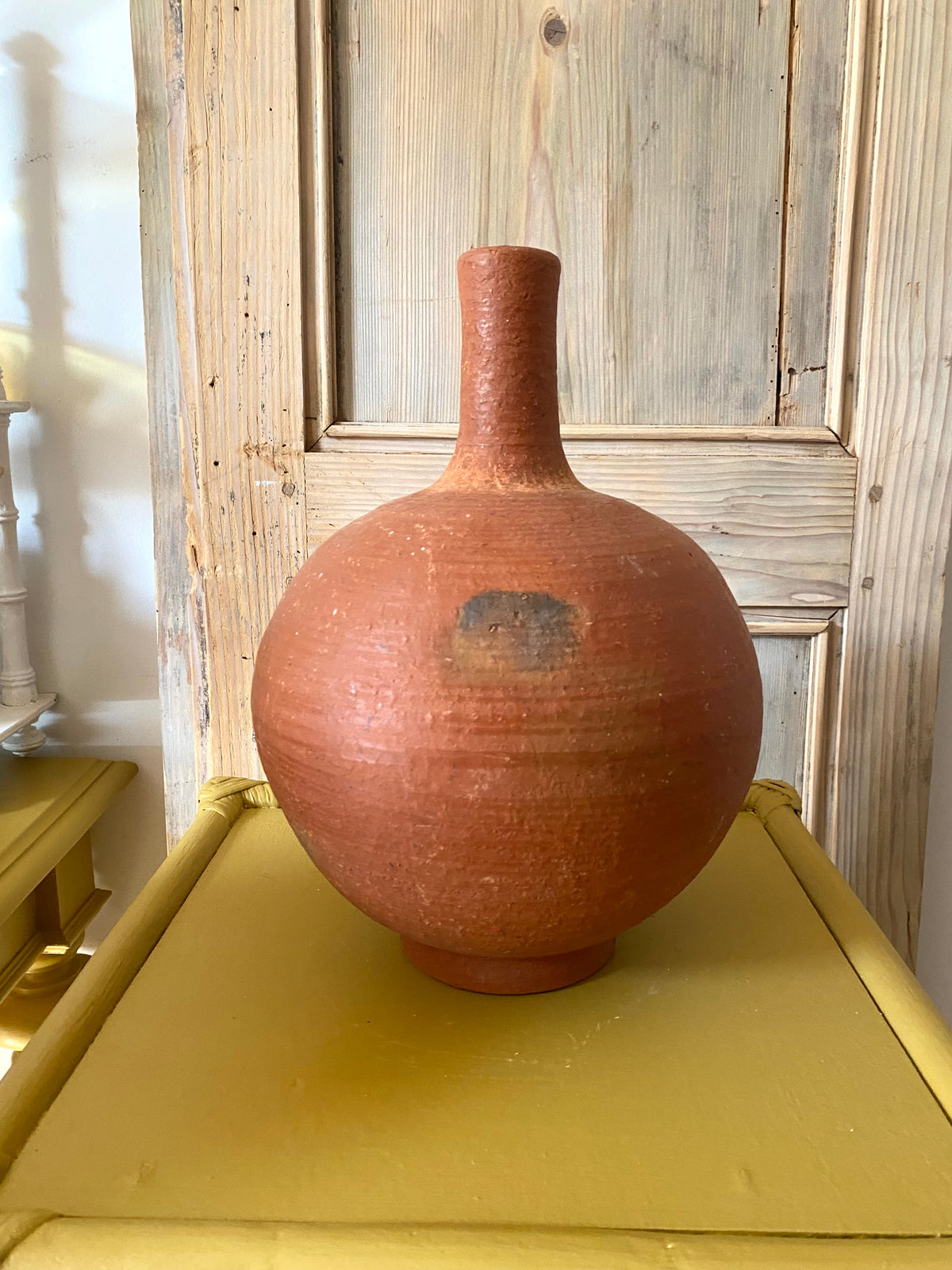 Vase bouteille en terre cuite, col long, poterie tournée
