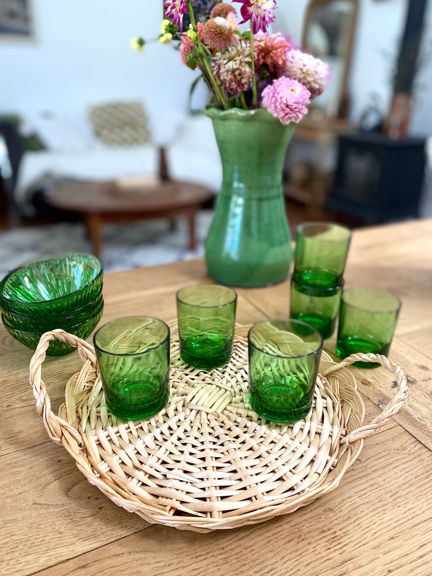 Série de 8 gobelets en verre teinté vert