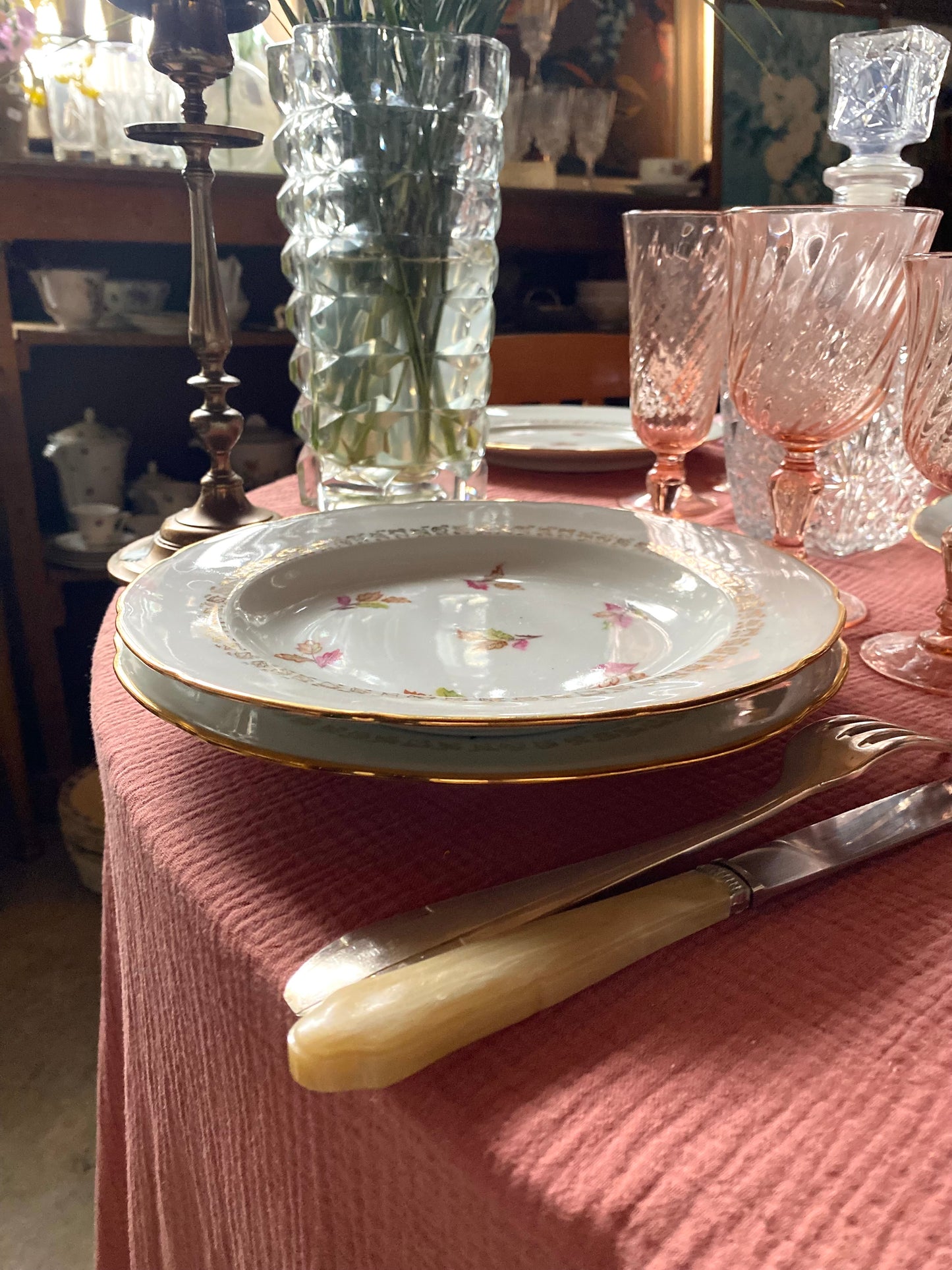 6 assiettes semi-creuses en porcelaine
