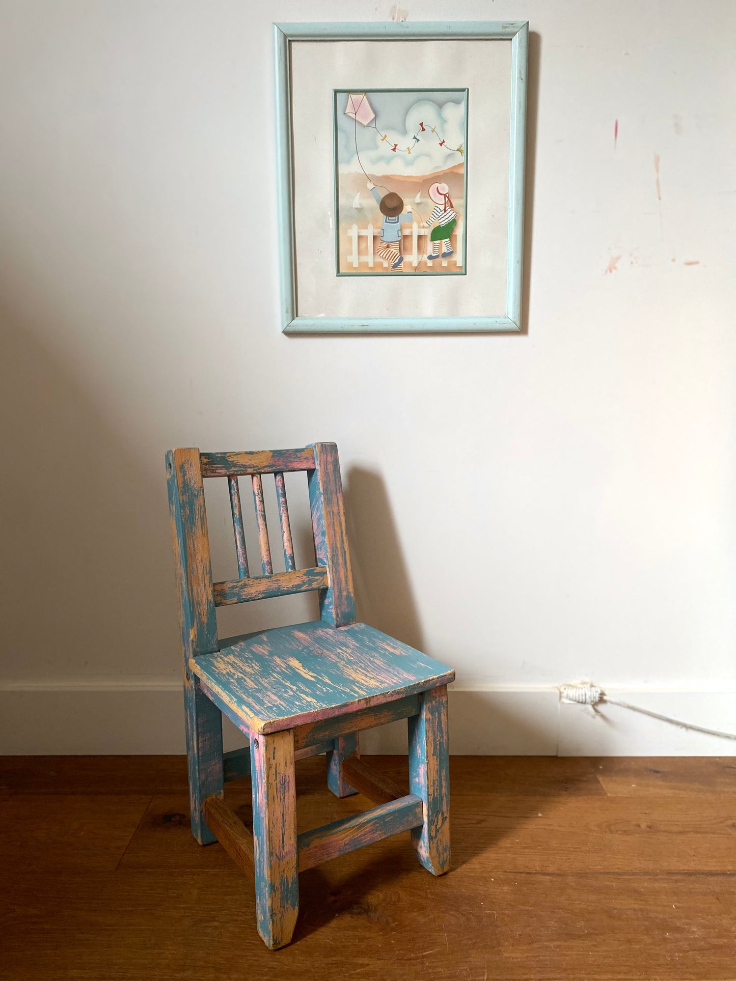 Chaise pour enfant en bois ancien