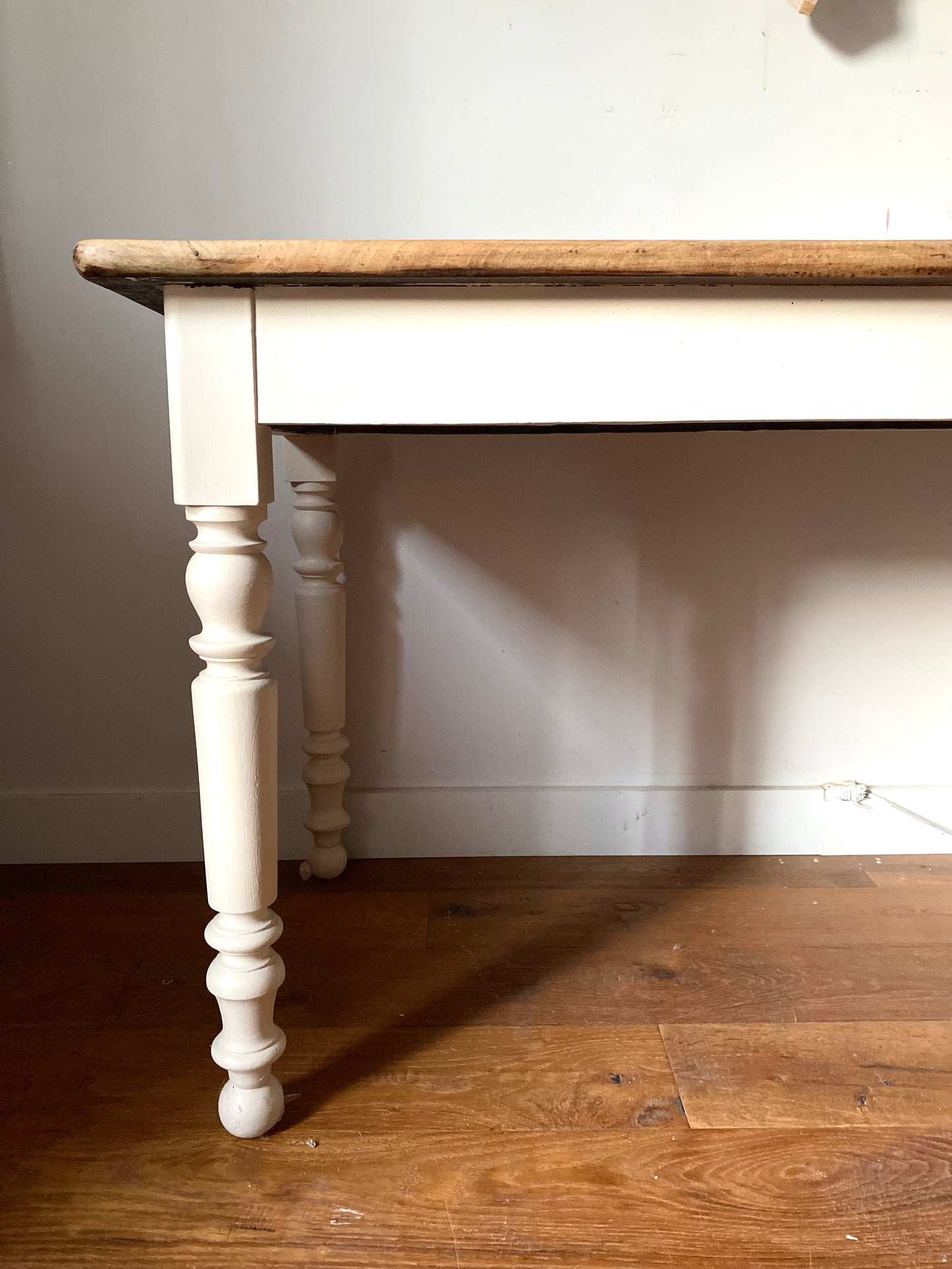 Table ancienne en noyer