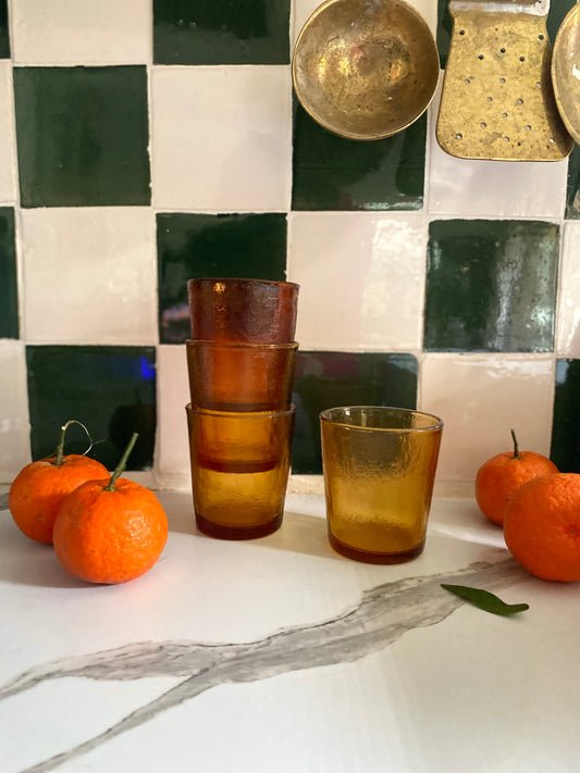 Verres en verre ambré