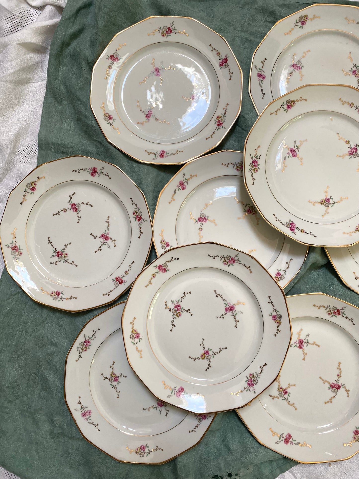 Assiettes plates - Porcelaine du Berry - CH-R France - Circa 1900