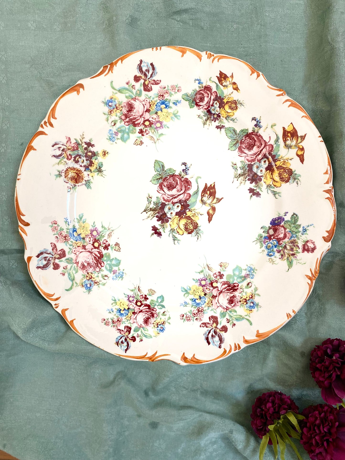 Plat de présentation en faïence ancienne