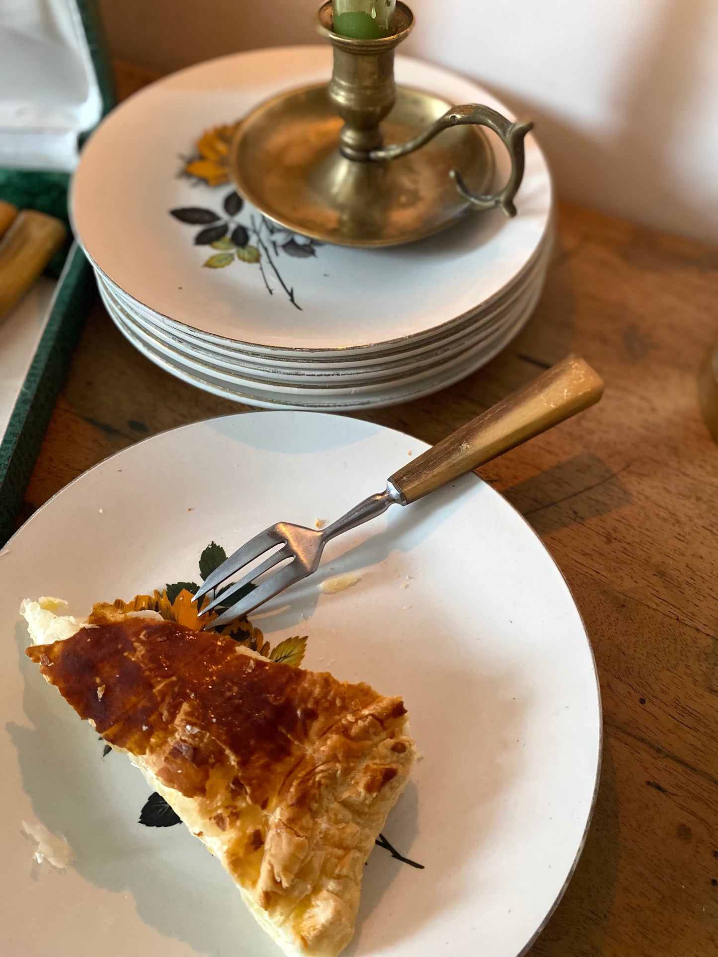 Service à dessert en corne ancienne