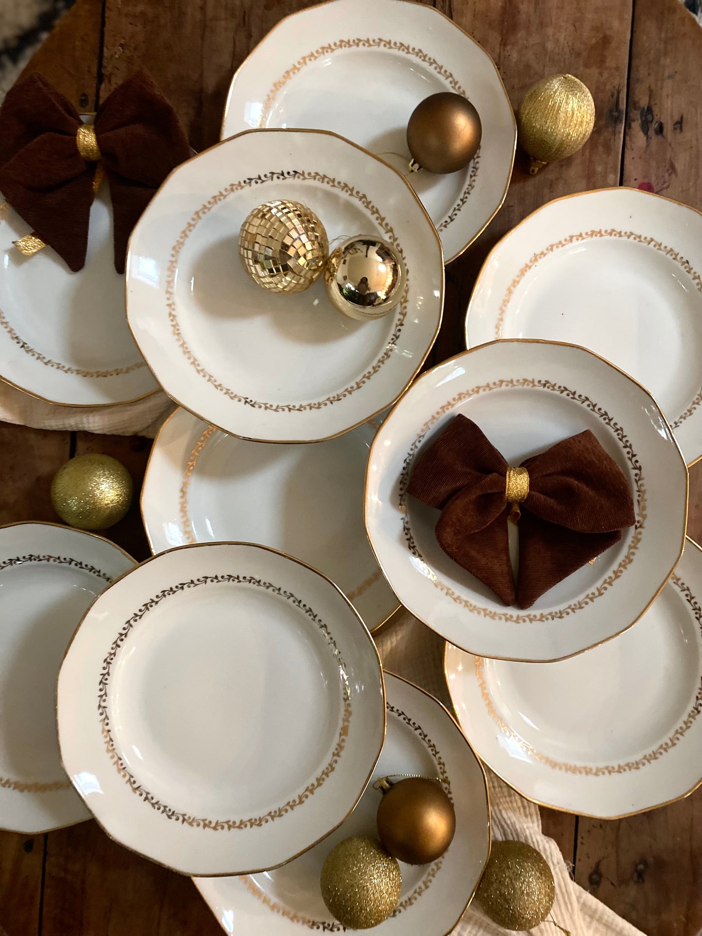 Assiettes en faïence ancienne