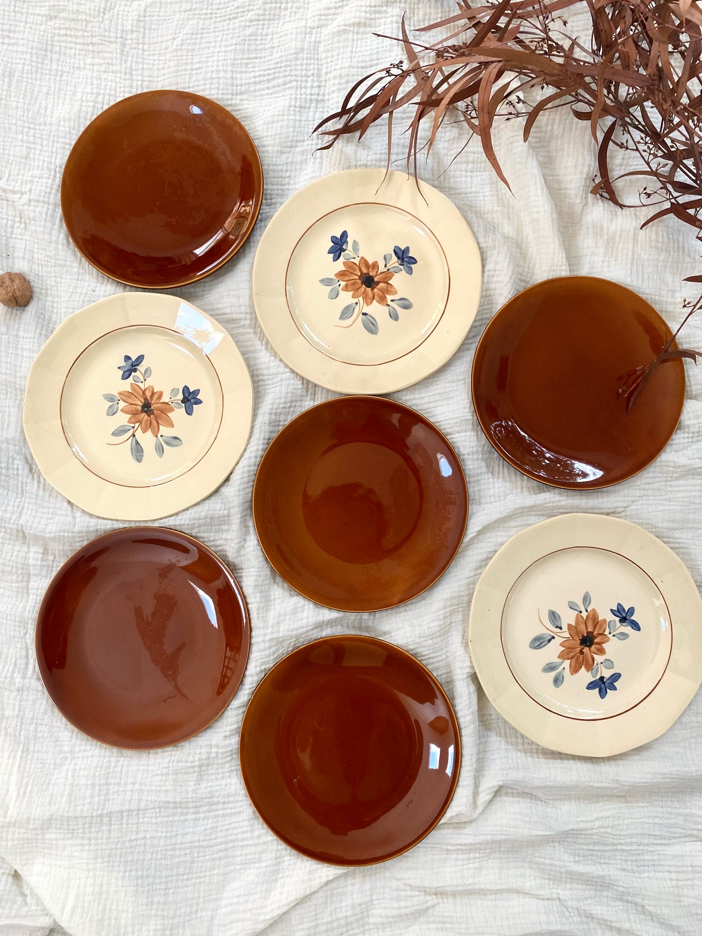 Assiettes à dessert anciennes