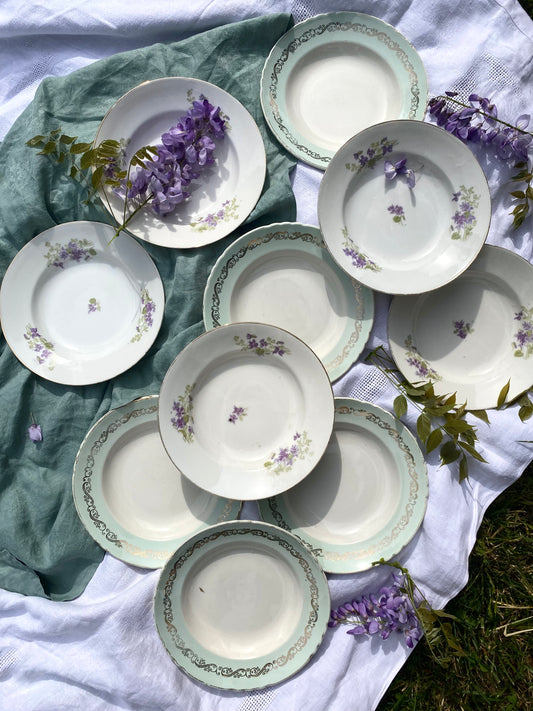 Assiettes creuses en faïence ancienne