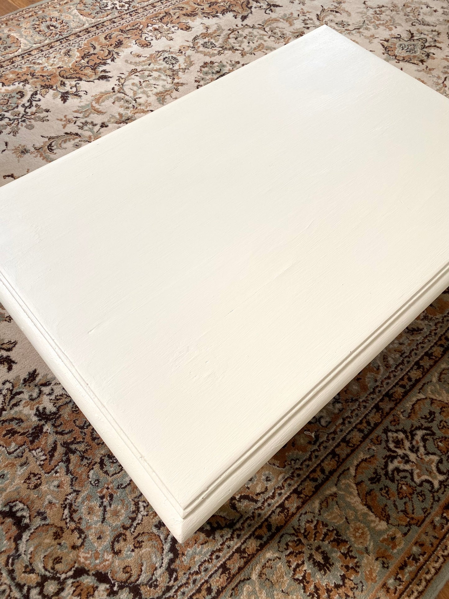 Table basse en bois ancien repeinte