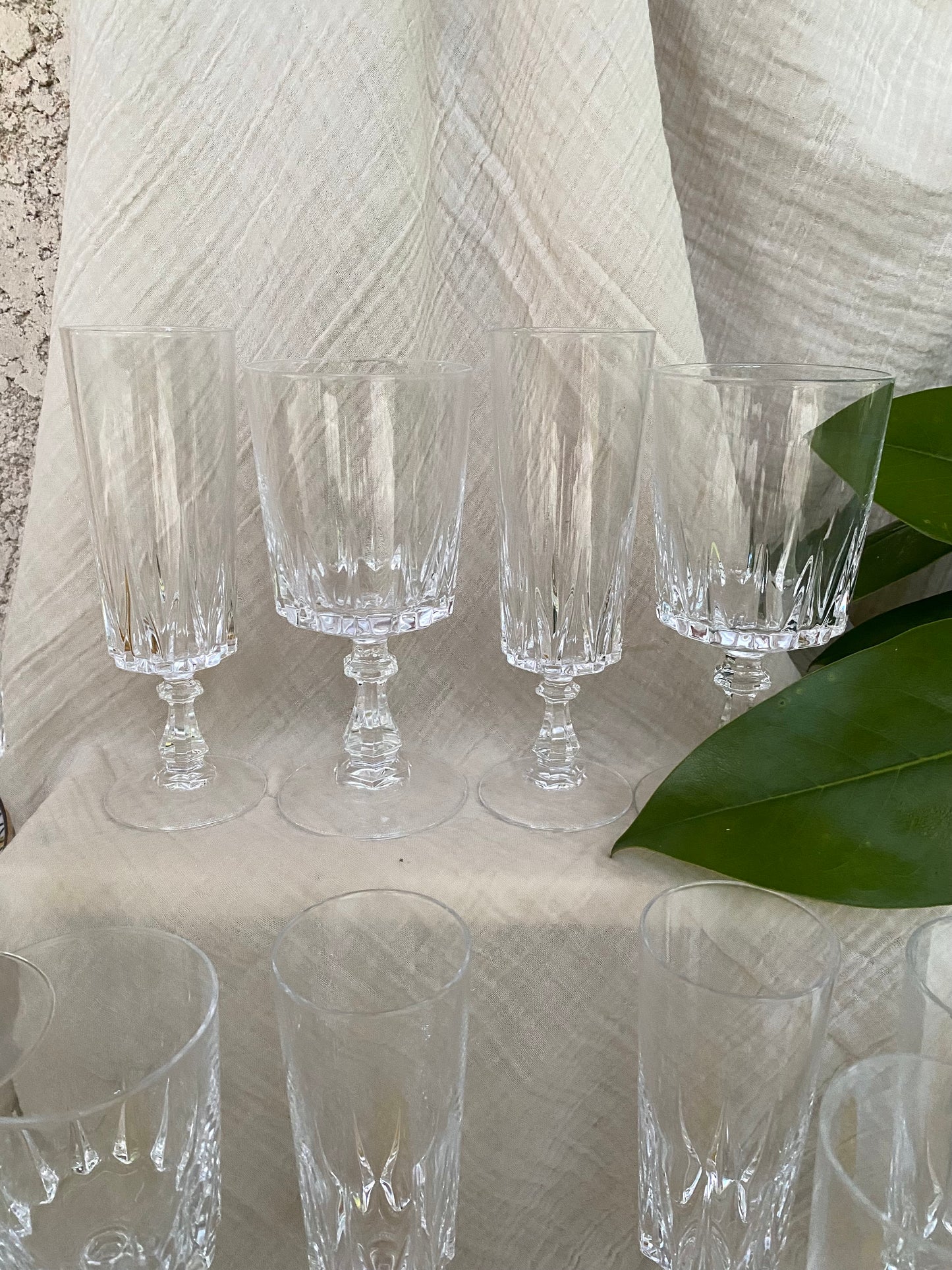 Service de 12 verres en cristal taillé 1970