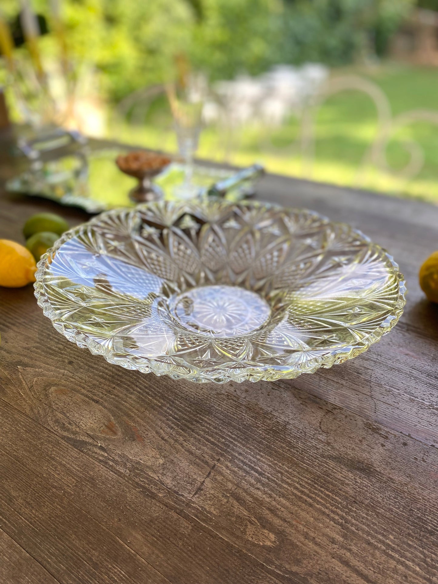 Coupe de présentation en verre taillé