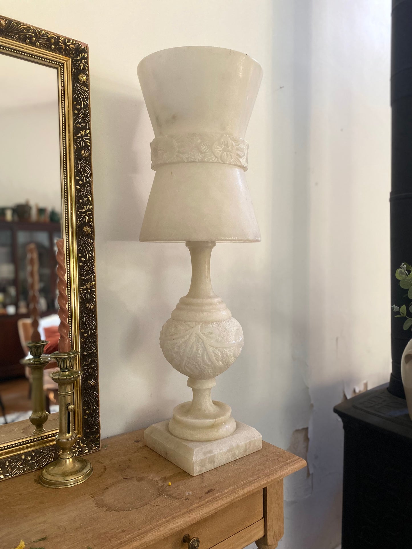 Grande Lampe d'Exception en Albâtre Sculpté - Style Néoclassique 1950