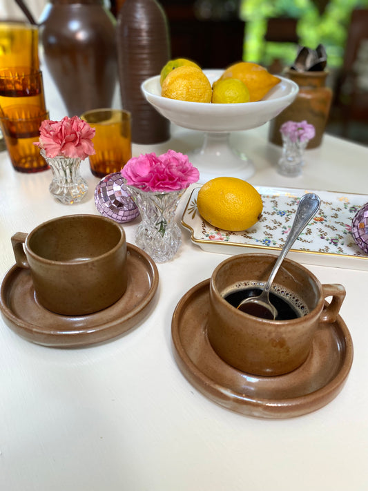 Service de 5 tasses avec soucoupes en grès