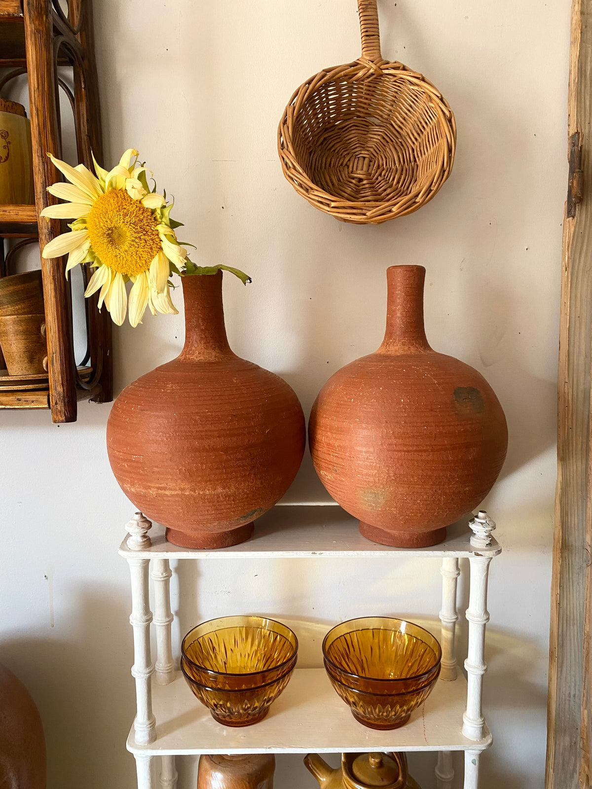 Vase bouteille en terre cuite, col long, poterie tournée
