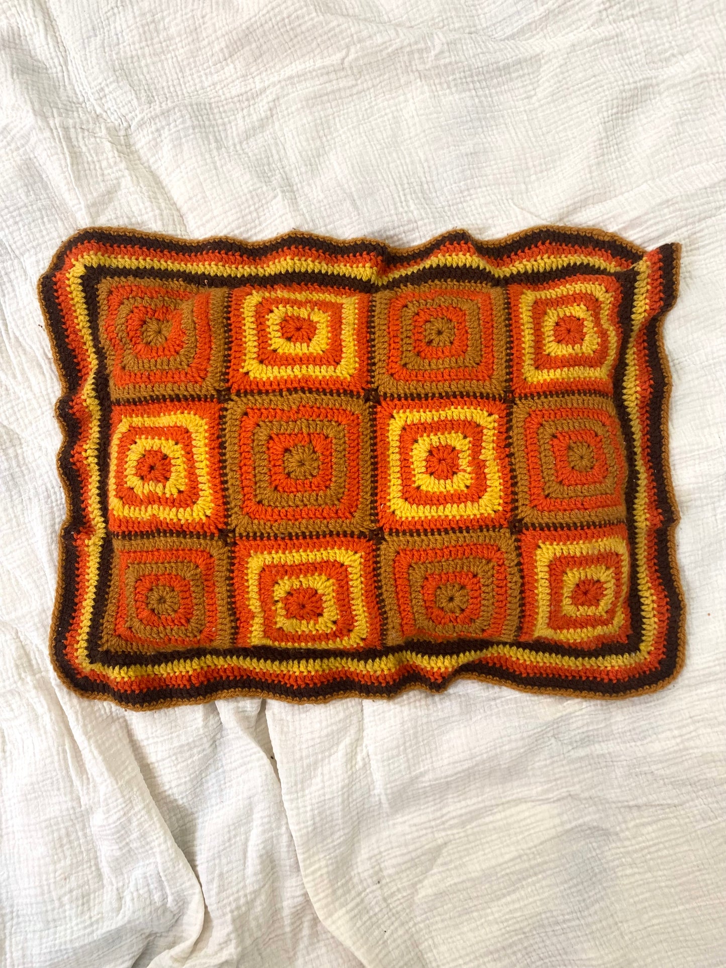 Coussin 70 au crochet Granny Square