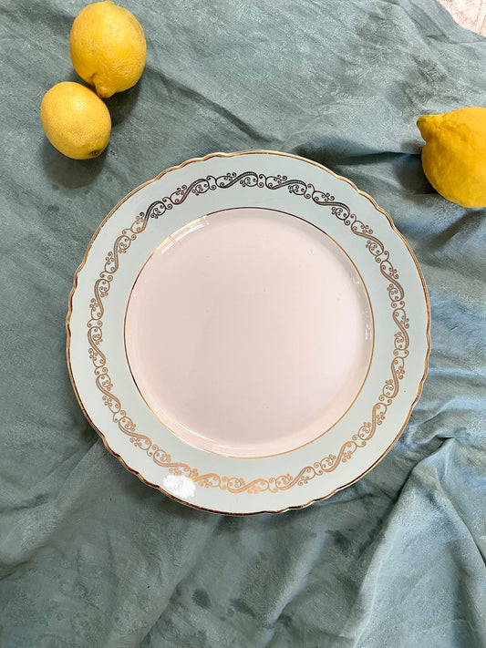 Plat de service en faïence ancienne