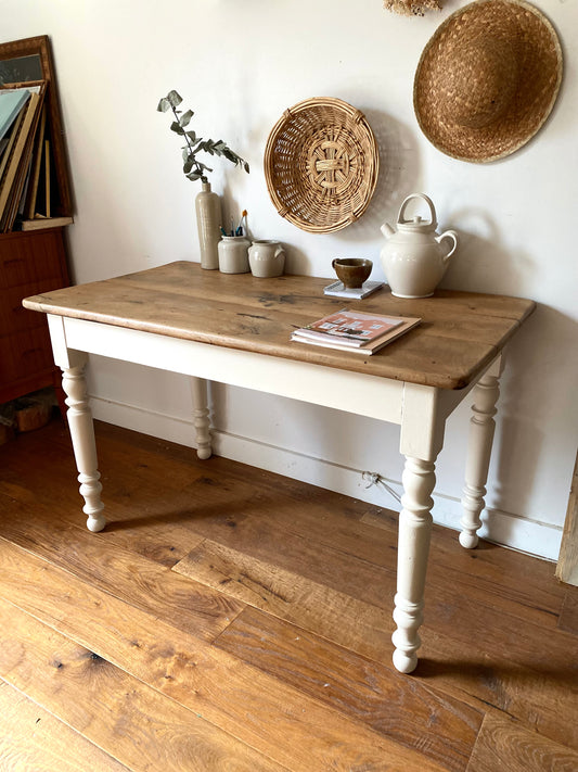 Magnifique bureau ancien en bois massif