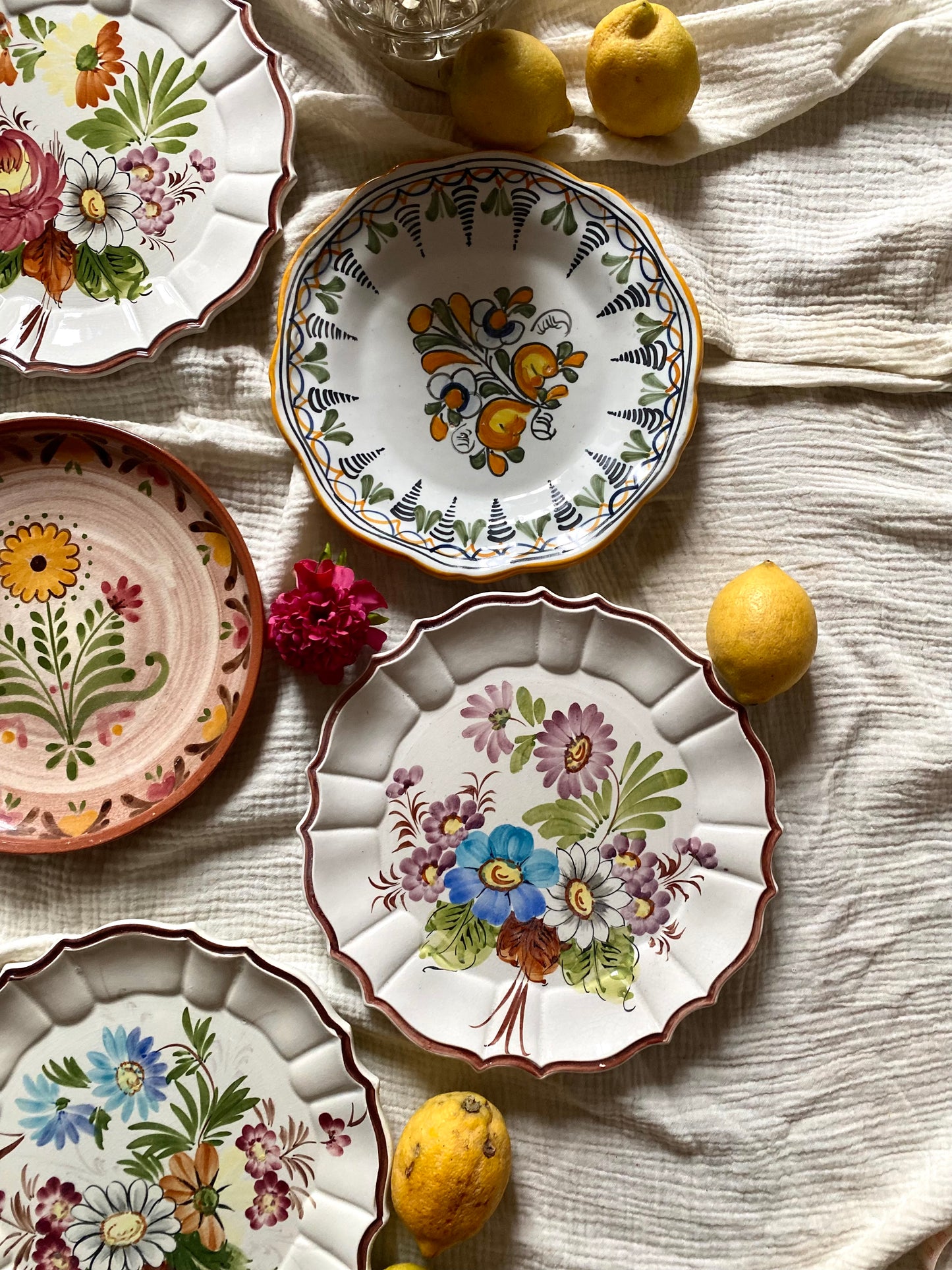 Assiettes anciennes dépareillées