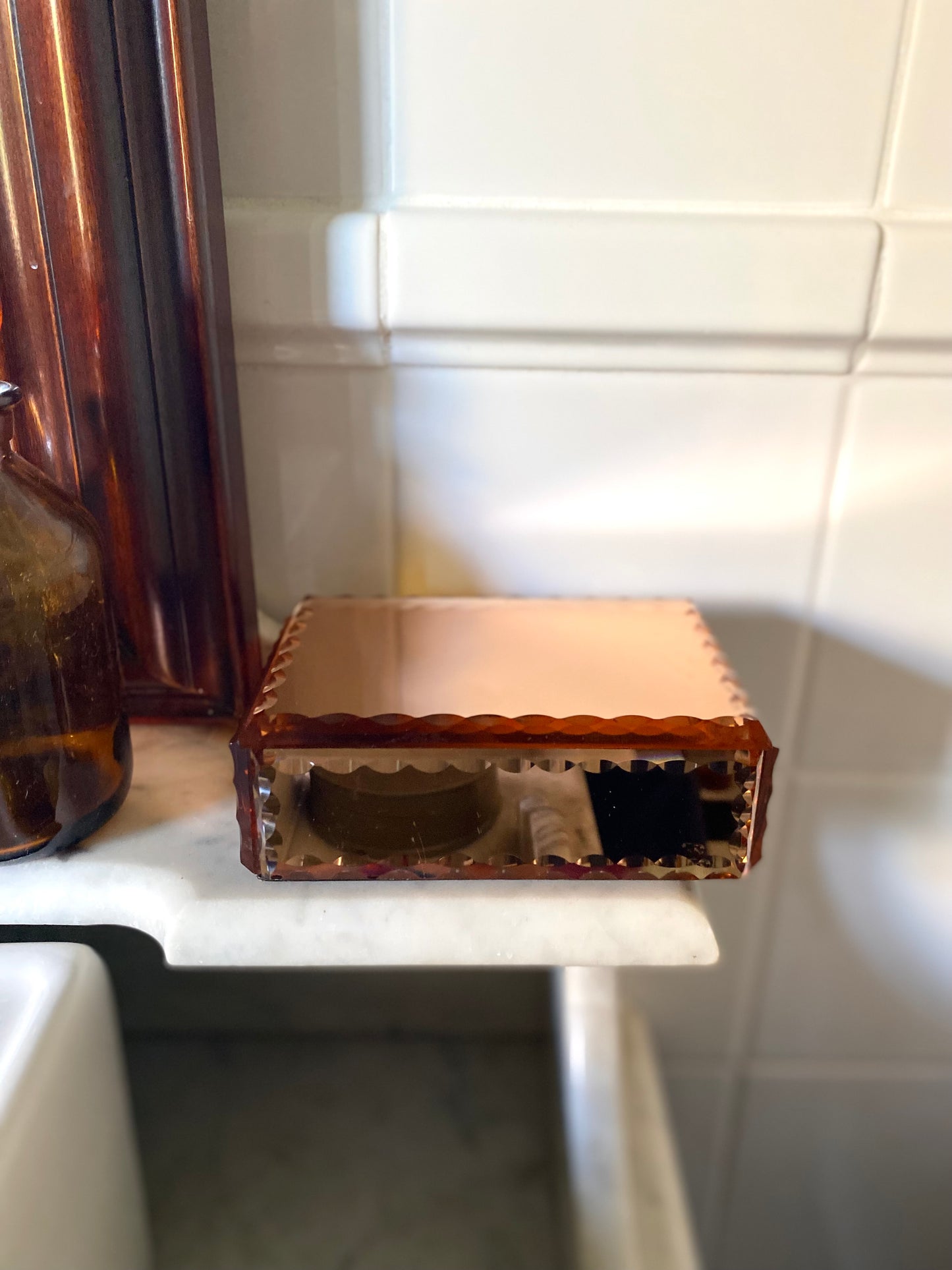 Boîte à bijoux en miroir teinté 1950