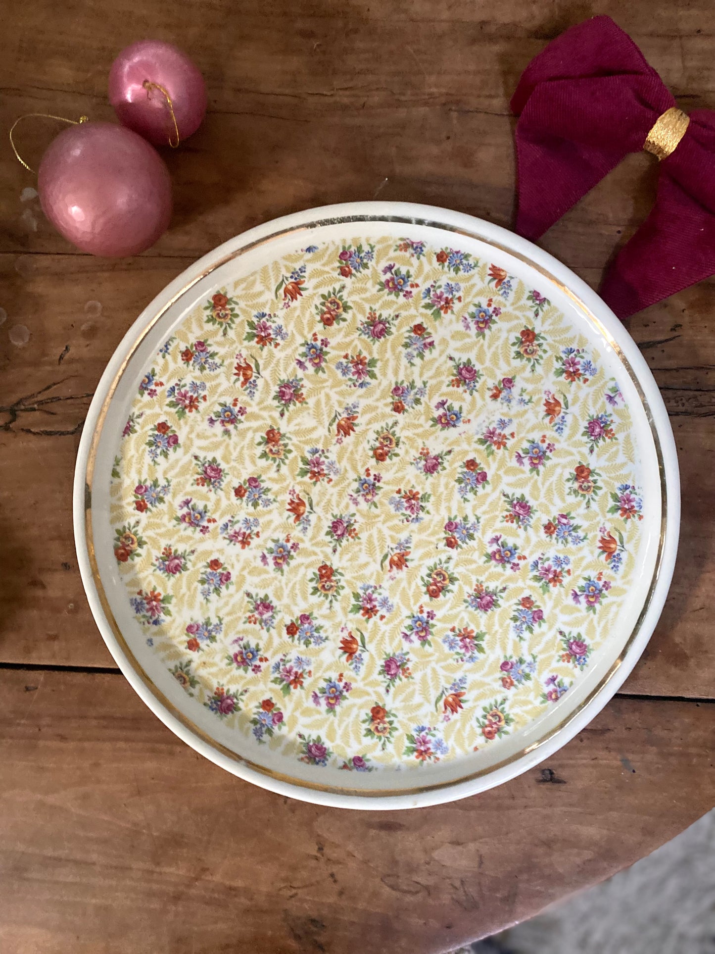 Plat de service en faïence ancienne