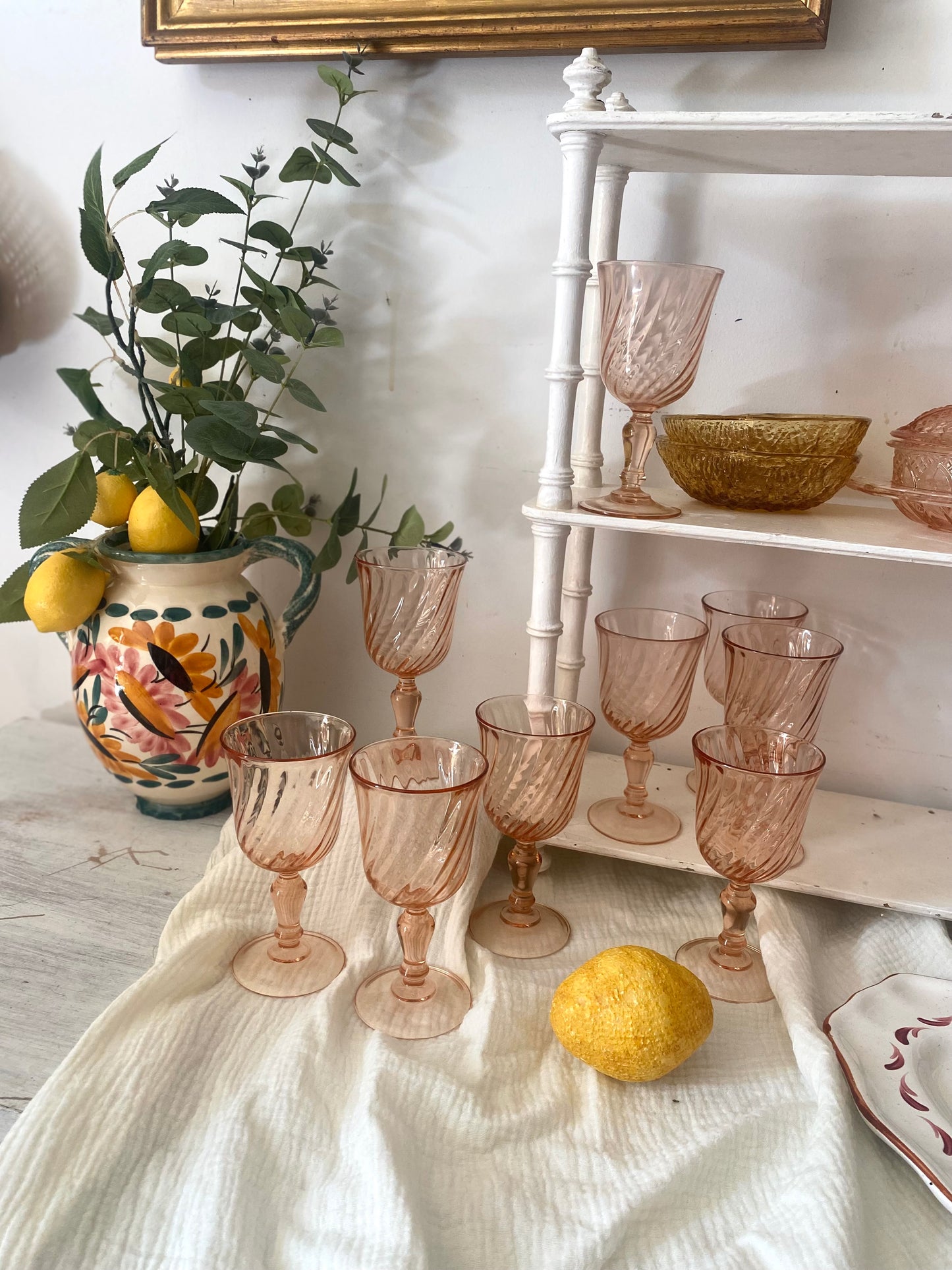 Lot de 9 verres à eau Rosaline en verre rose torsadé, Luminarc vintage