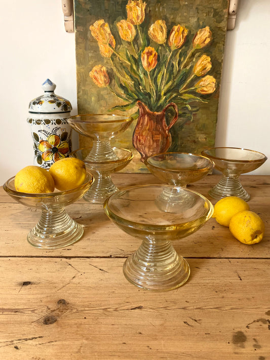 Coupes à glace ou à fruit en verre vintage