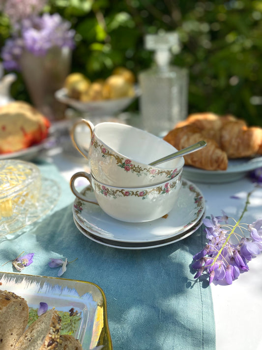 Tasses et Soucoupes en Porcelaine de Limoges – Début du XXe siècle