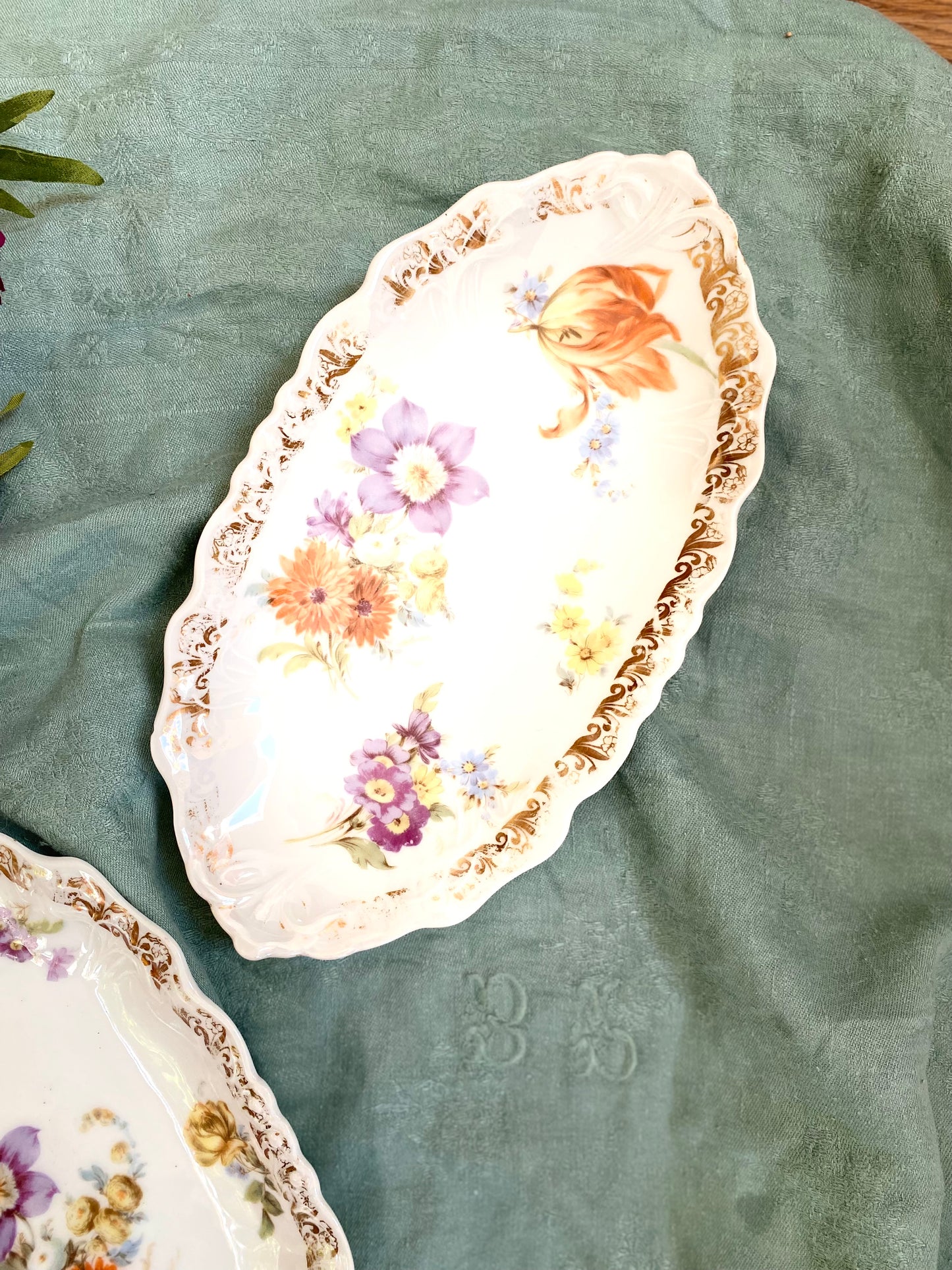 Paire de raviers en porcelaine