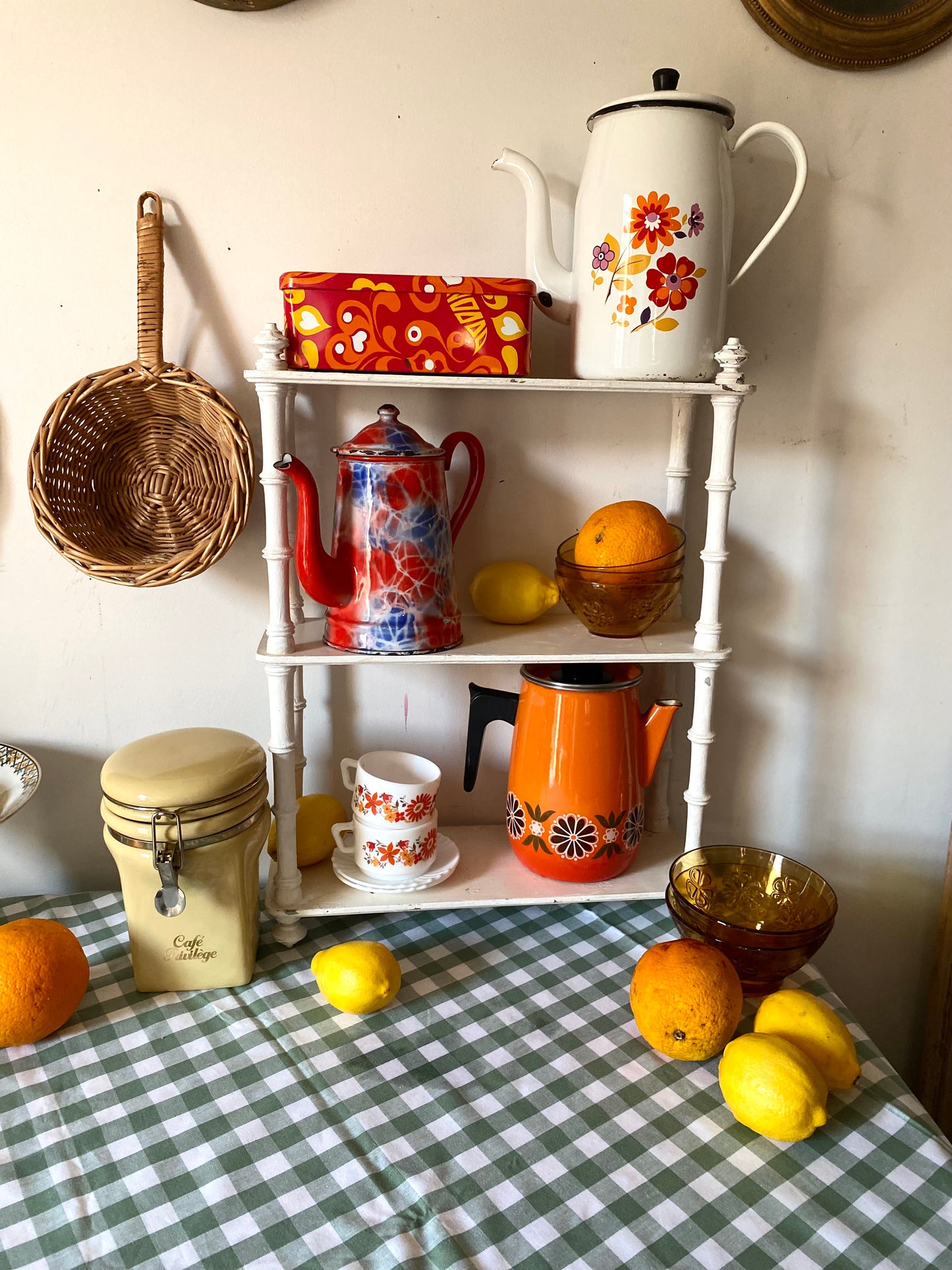 Cafetière émaillée vintage à motif fleuri, orange – années 1970
