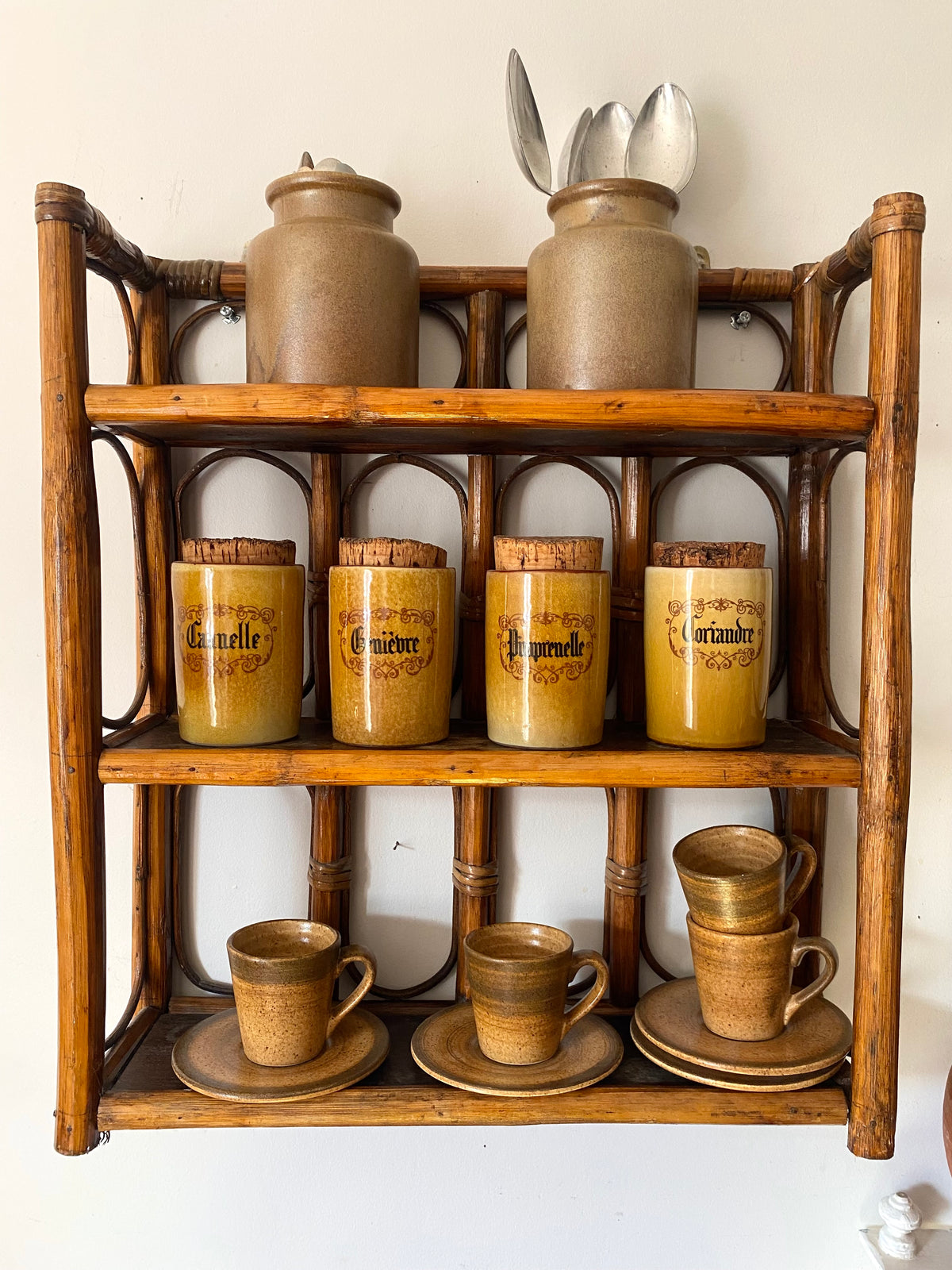 Étagère murale en bambou et rotin, années 60-70