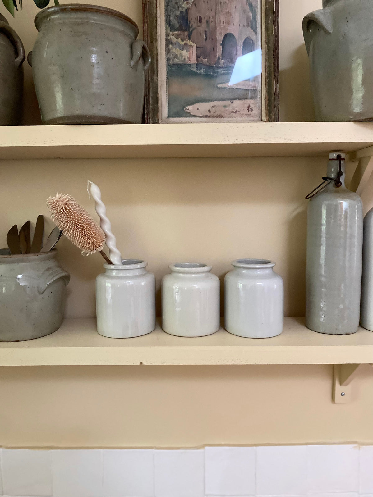 Lot de 3 pots à moutarde en grès émaillé blanc, début XXe
