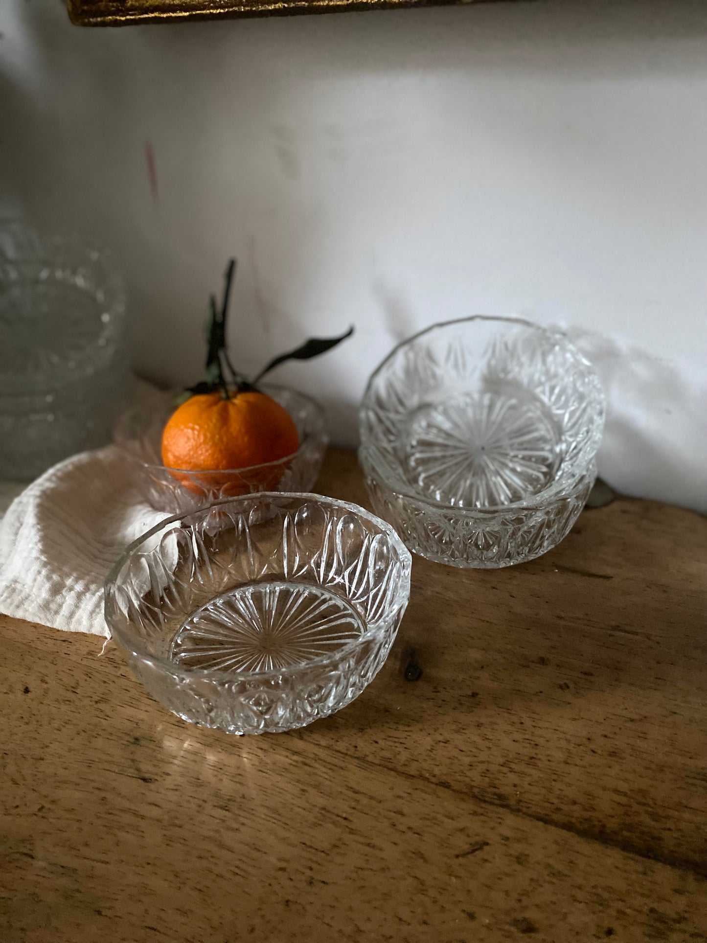 Saladier en verre ciselé et ses 8 ramequins