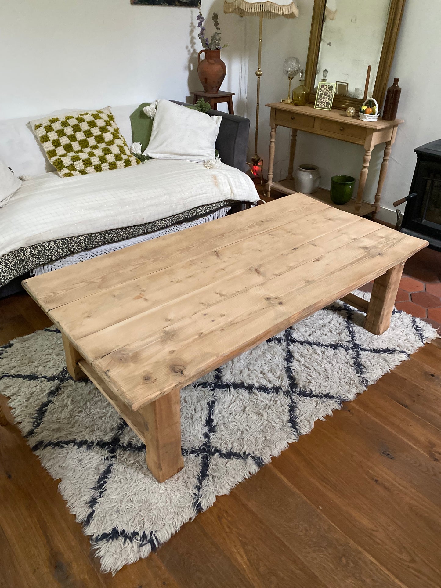 Table de ferme basse en bois ancien
