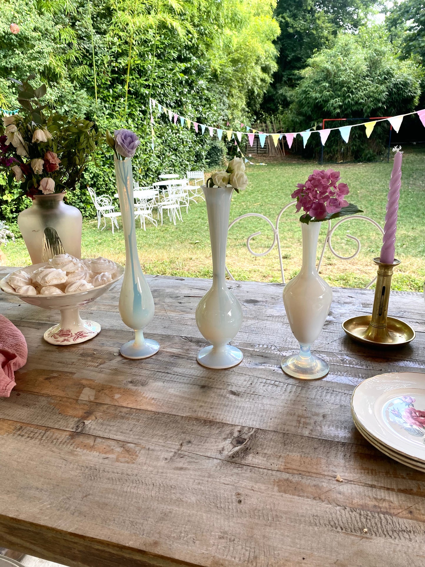 Soliflore en opaline ancienne