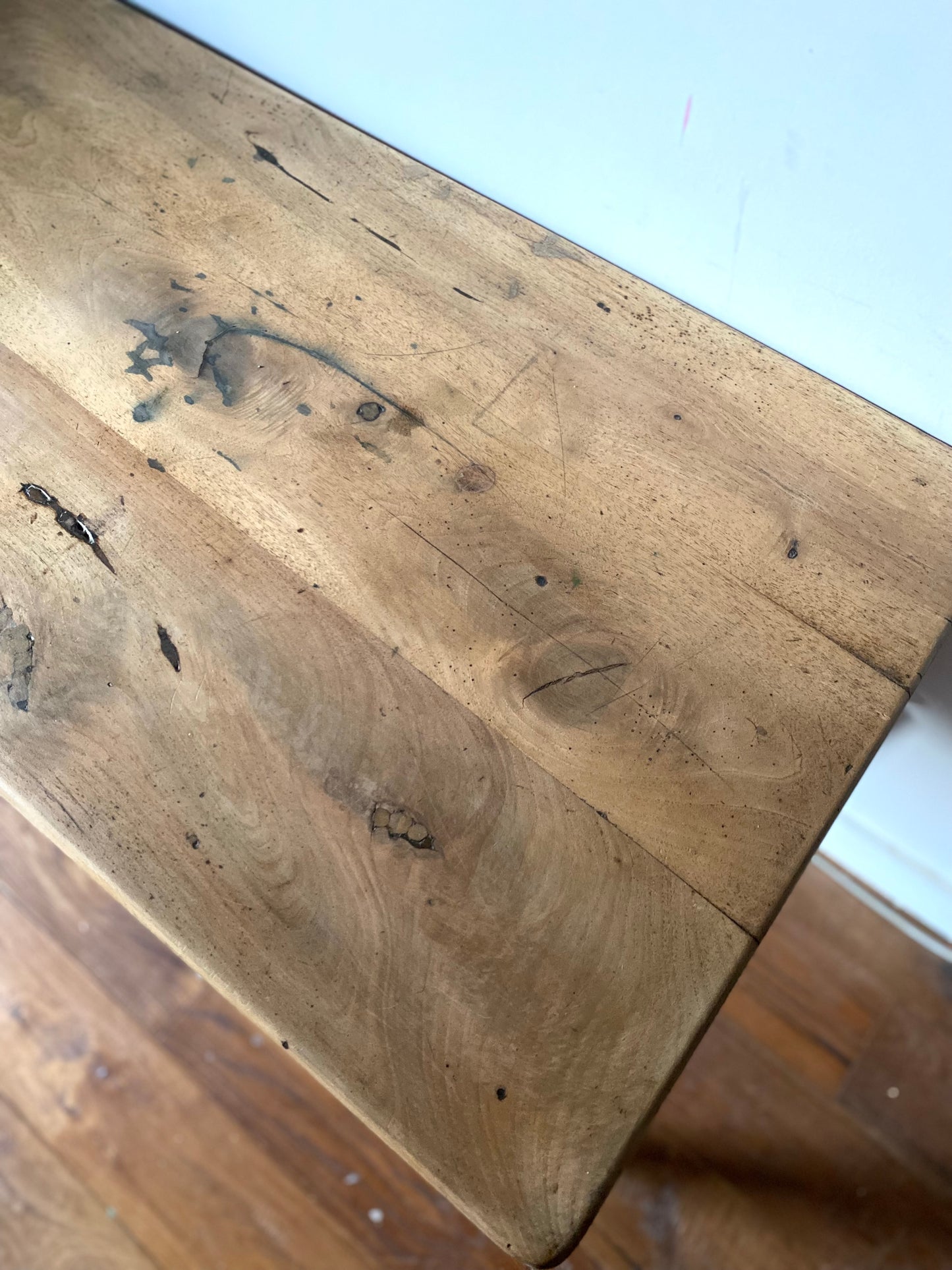 Table ancienne en noyer