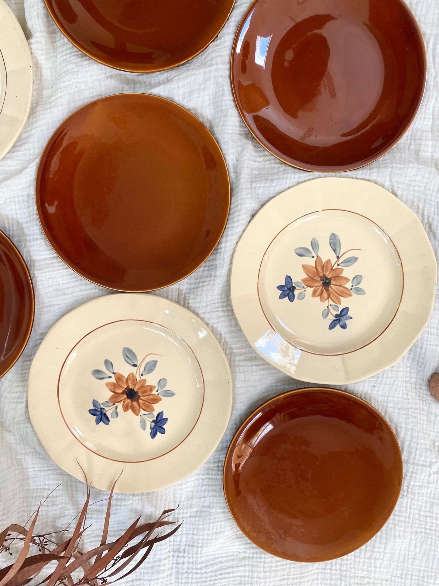 Assiettes à dessert anciennes