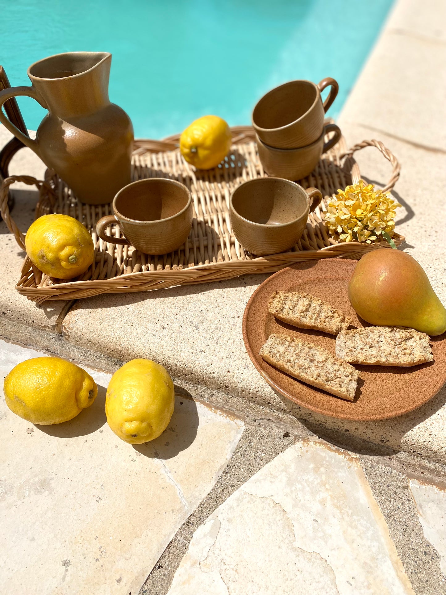 9 Assiettes à dessert en grès ancien