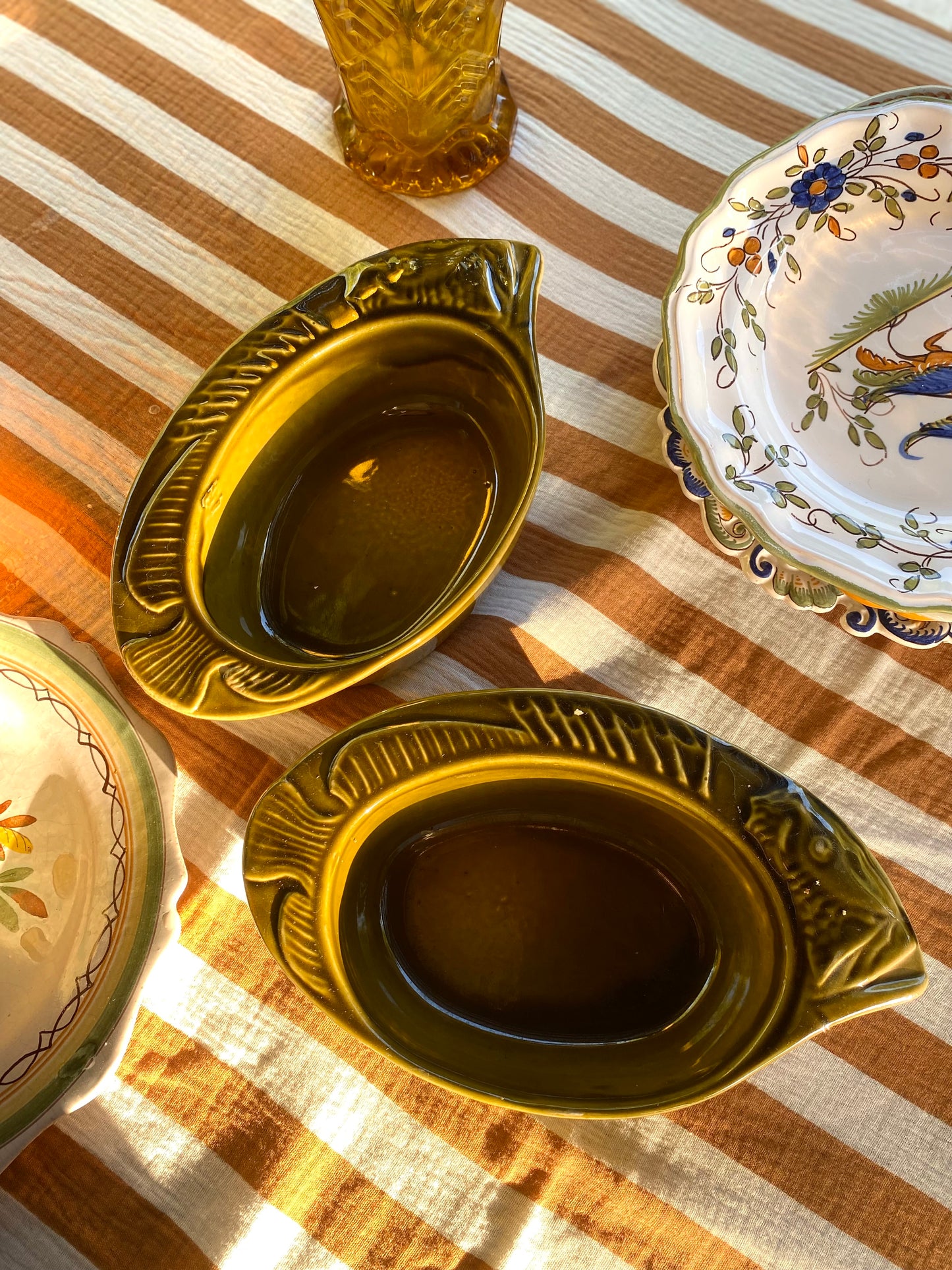 Lot de 2 raviers en barbotine vert olive vintage